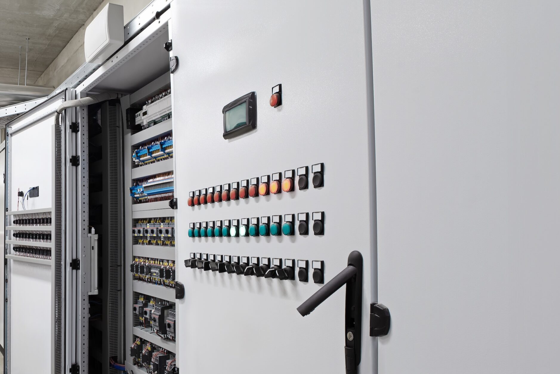 Service- Automation Controls AdobeStock 708455758