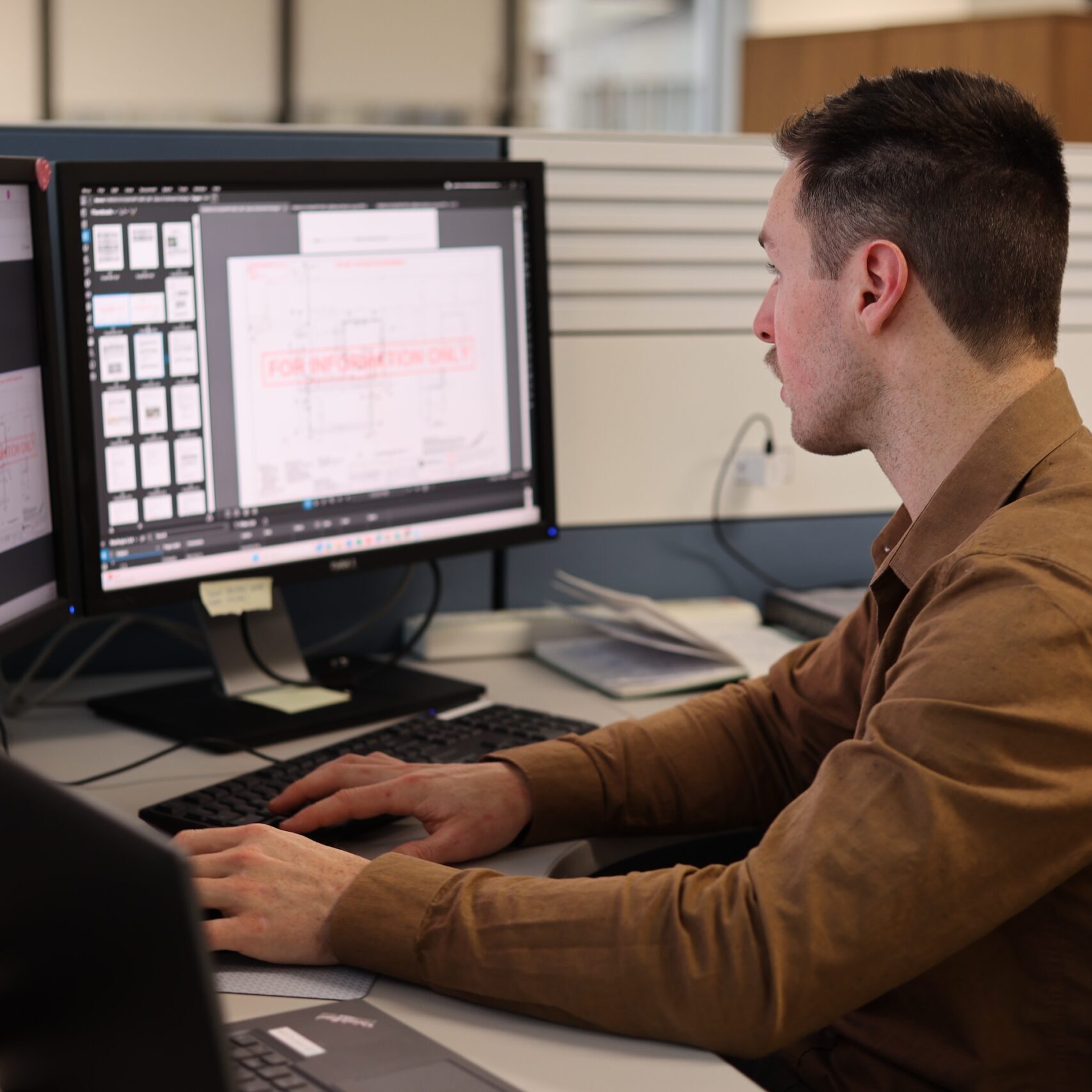 Service - Project Control C46A1543